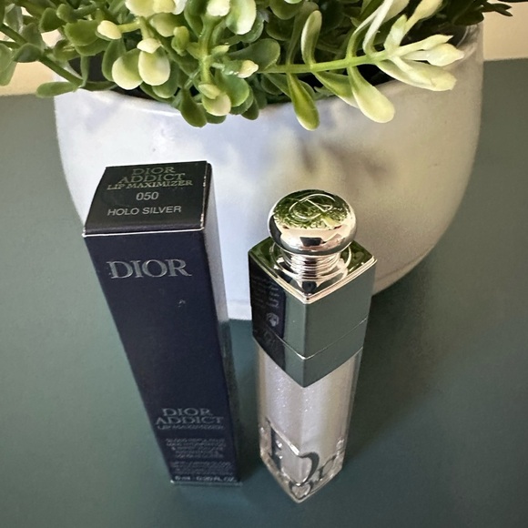 Dior Addict Lip Maximizer Lip Plumping Gloss - Holo Silver - Picture 4 of 4